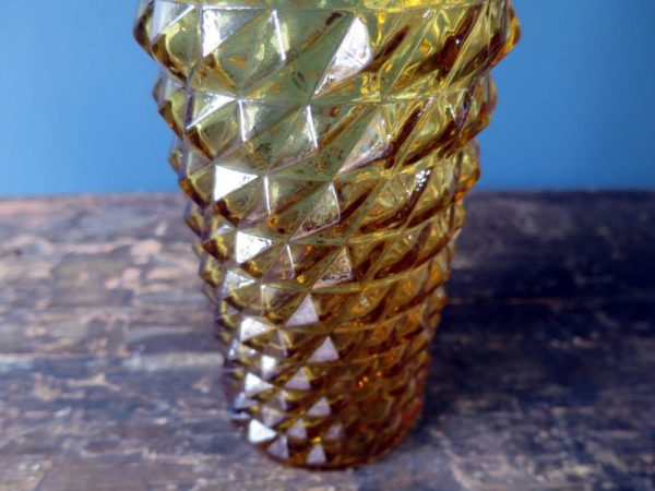 Rossini vase shaped genie bottle in Empoli glass with amber diamond point pattern