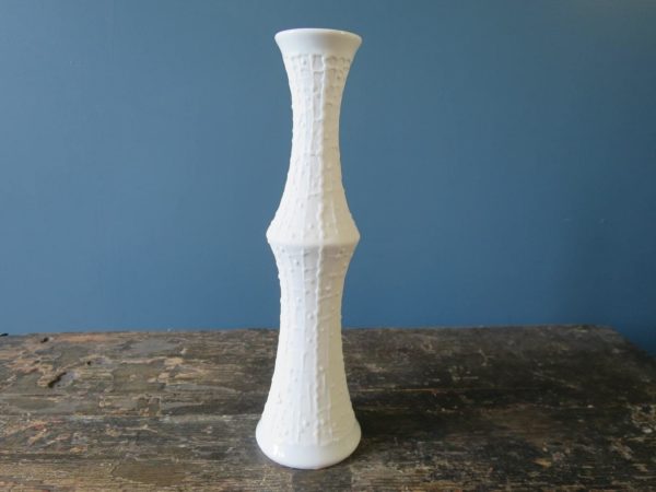 Bavarian white porcelain vase by Royal Porzellan KPM 669/2