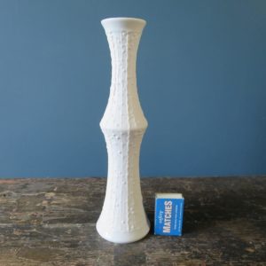 Bavarian white porcelain vase by Royal Porzellan KPM 669/2