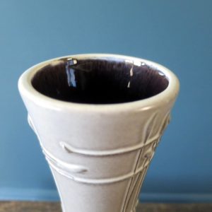 Tall vintage Ilka Edel grey vase with ‘heart beat’ 1035-30